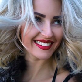 Single girl Elena, 40 yrs.old from Eastern Europe