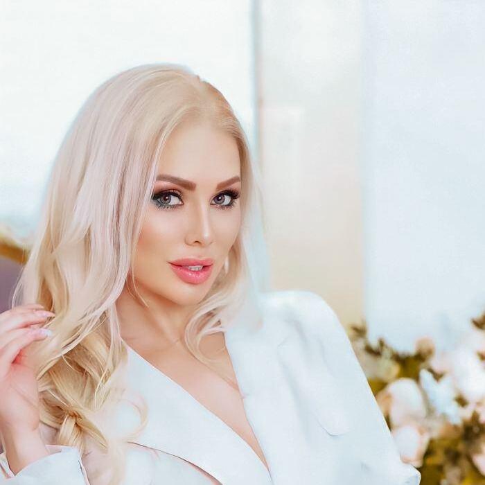 Sexy wife Oksana, 36 yrs.old from Kiev, Ukraine