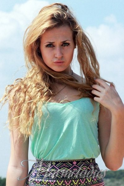 Beautiful bride Eugenia, 26 yrs.old from Dnipropetrovsk, Ukraine
