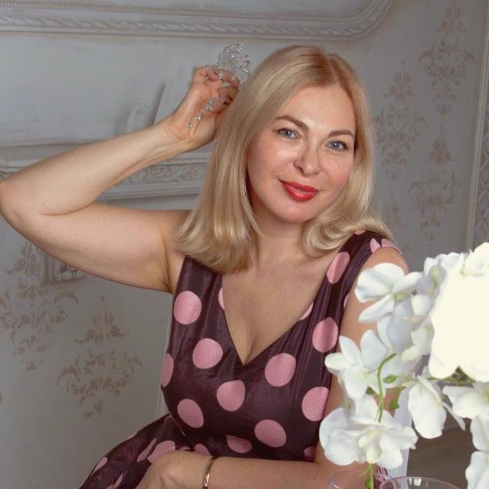 Gorgeous girl Lora, 62 yrs.old from Saint-Petersburg, Russia