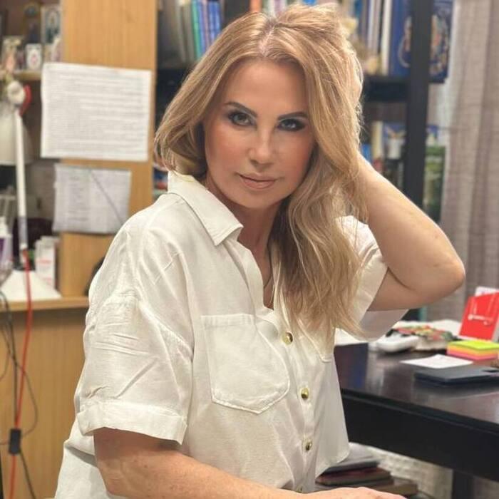 Pretty girl Elena, 59 yrs.old from Eastern Europe