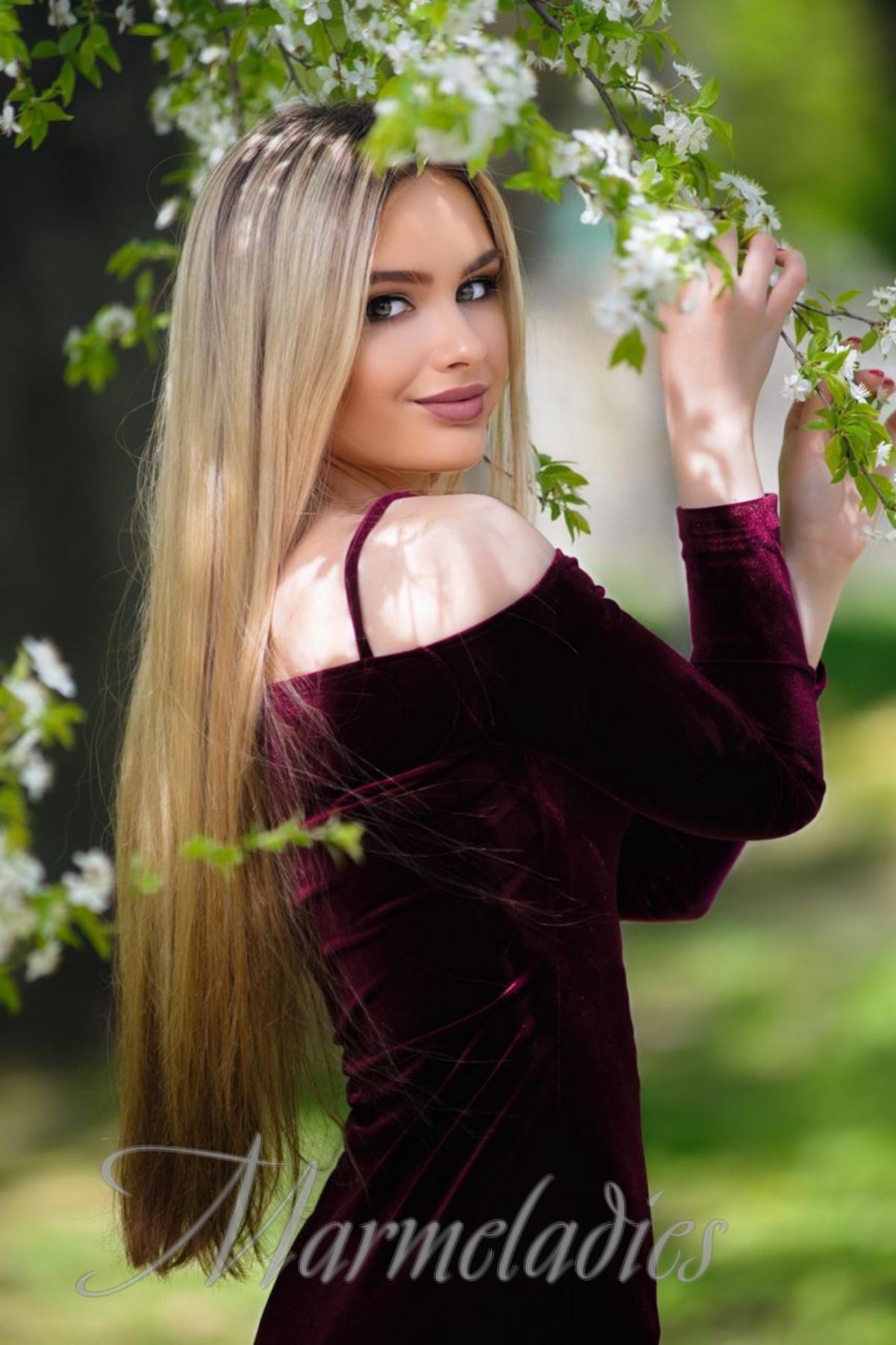 Charming woman Valeriya, 23 yrs.old from Konstantinovka, Ukraine