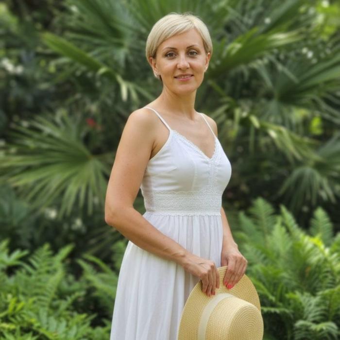 Pretty pen pal Larisa, 46 yrs.old from Rishon LeZion, Israel