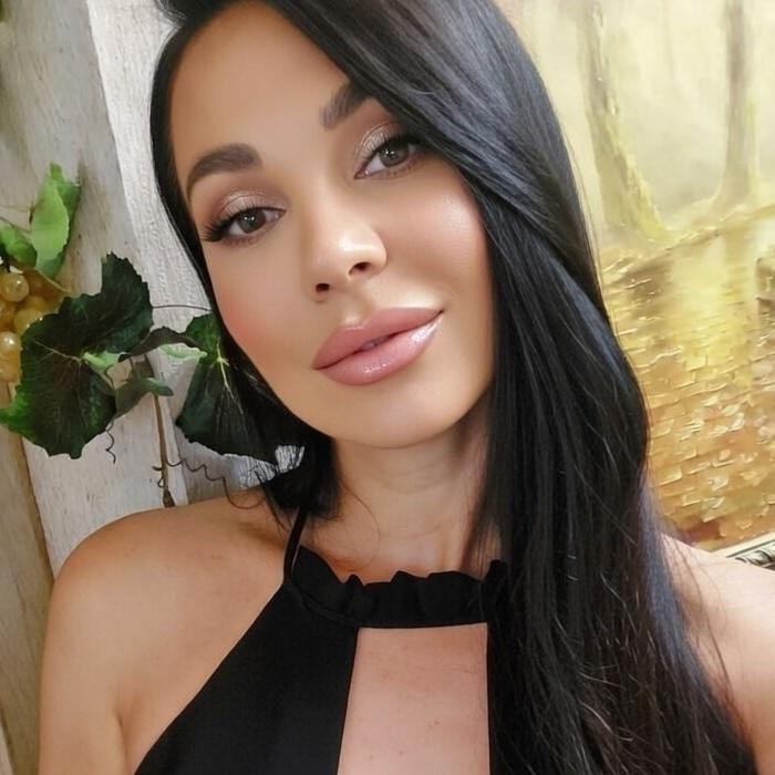 Sexy wife Tatyana, 46 yrs.old from Kiev, Ukraine