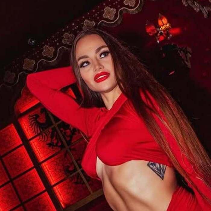 Gorgeous miss Alyona, 34 yrs.old from Eastern Europe