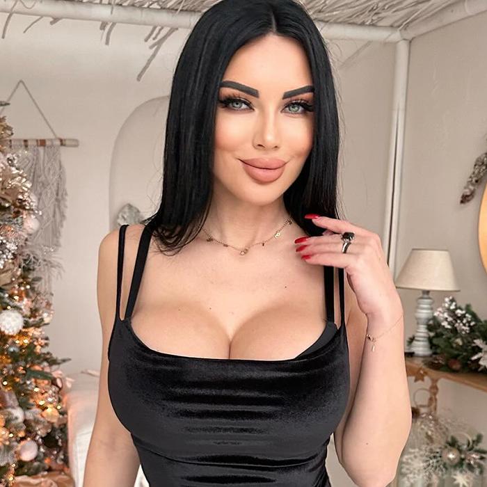 Amazing wife Yevgeniya, 42 yrs.old from Donetsk, Ukraine