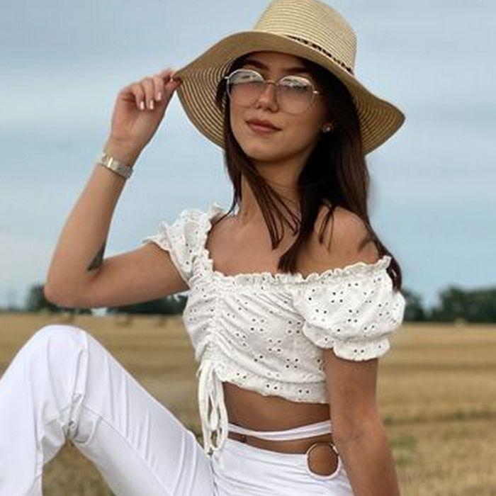 Sexy wife Alina, 22 yrs.old from Bendery, Moldova