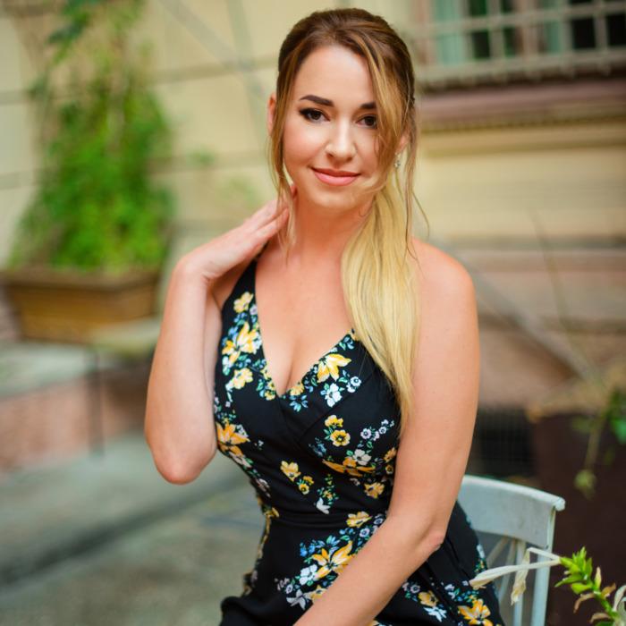 Sexy girl Karina, 39 yrs.old from Odessa, Ukraine