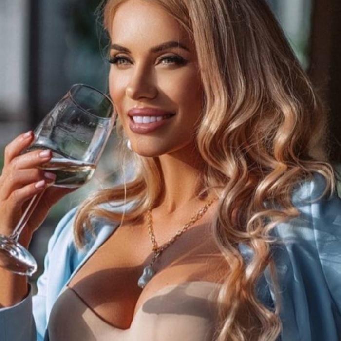Sexy miss Nina, 41 yrs.old from Ekaterinburg, Russia