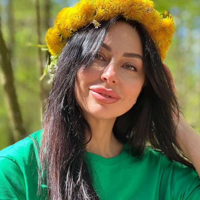 Pretty pen pal Yana, 49 yrs.old from Kharkiv, Ukraine
