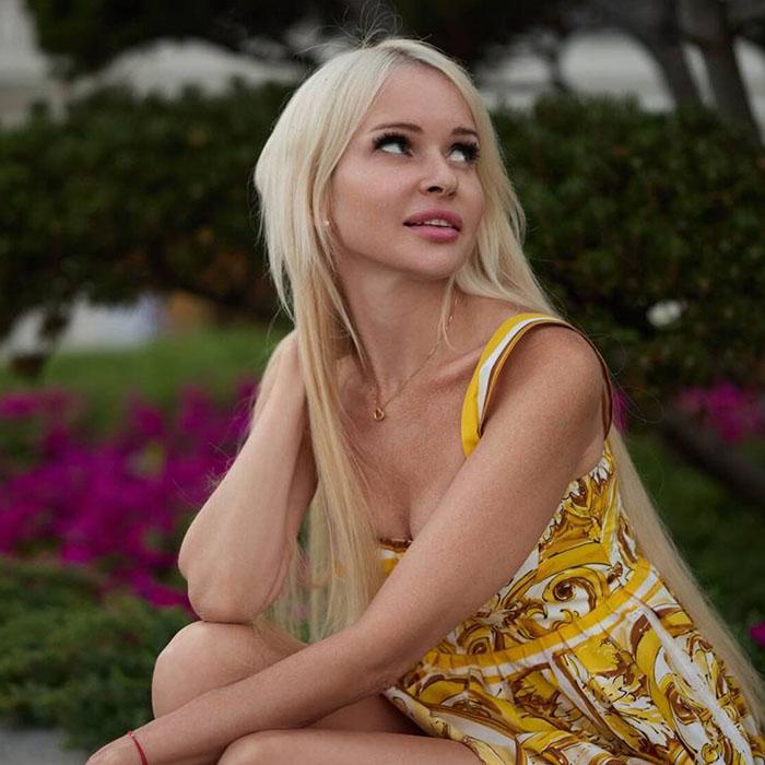 Charming miss Anna, 41 yrs.old from Odessa, Ukraine