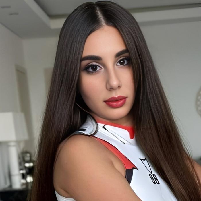 Beautiful bride Laura, 25 yrs.old from Eastern Europe