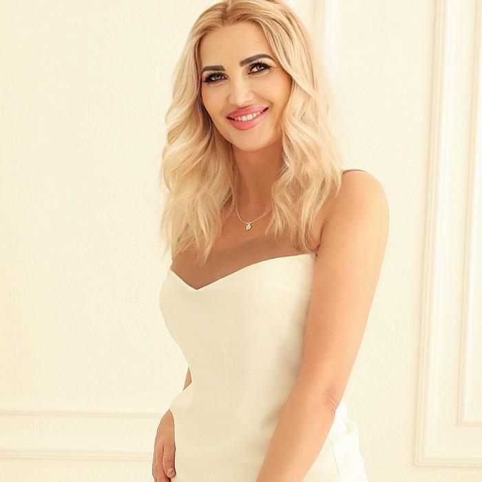 Amazing bride Lyudmila, 51 yrs.old from Kyiv, Ukraine