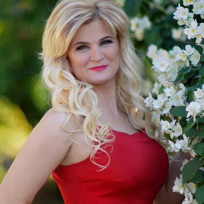 Amazing mail order bride Anna, 44 yrs.old from Kharkiv, Ukraine