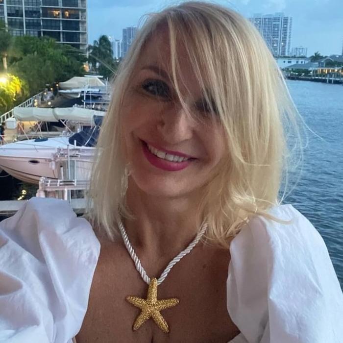 Beautiful bride Olga, 55 yrs.old from Miami, United States