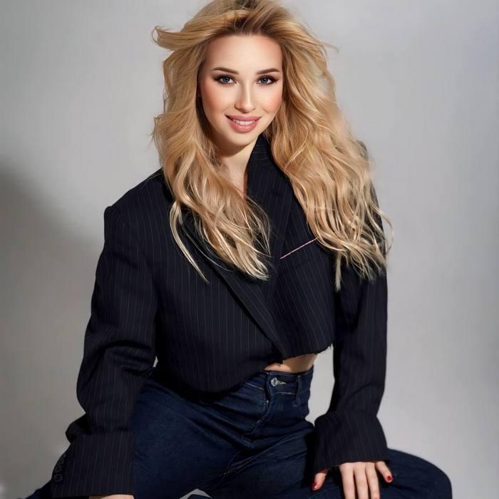 Gorgeous girl Elena, 33 yrs.old from Kyiv, Ukraine