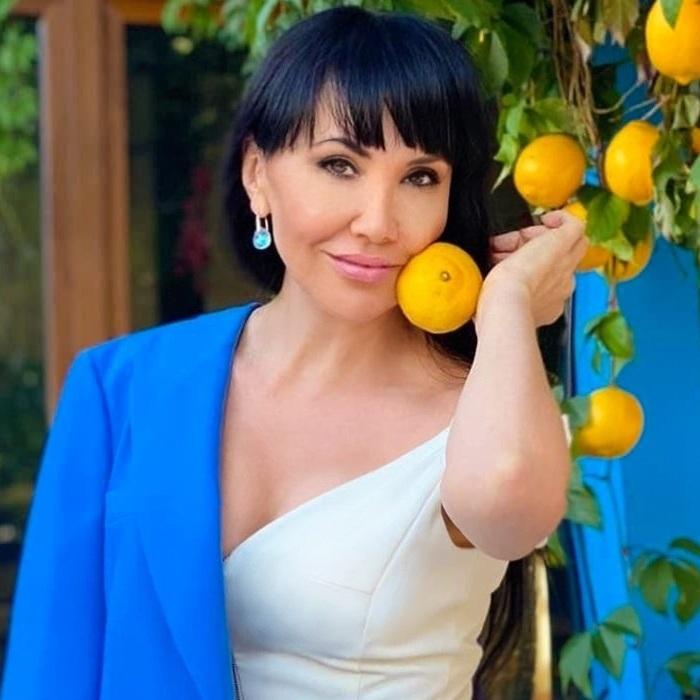 Sexy mail order bride Nina, 58 yrs.old from Den Haag, Netherlands