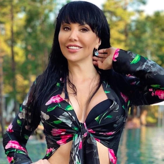 Single mail order bride Nina, 58 yrs.old from Den Haag, Netherlands