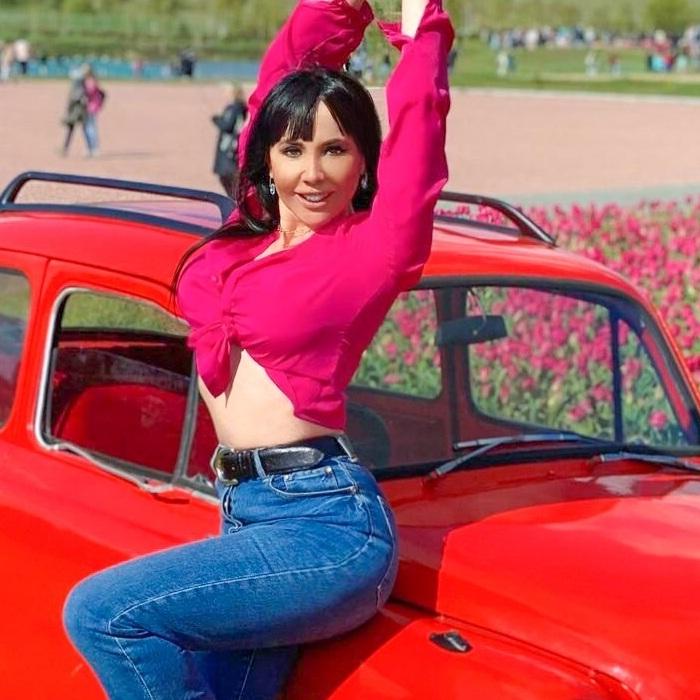 Amazing mail order bride Nina, 58 yrs.old from Den Haag, Netherlands