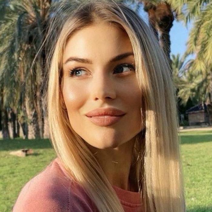 Charming mail order bride Julia, 39 yrs.old from Alicante, Spain