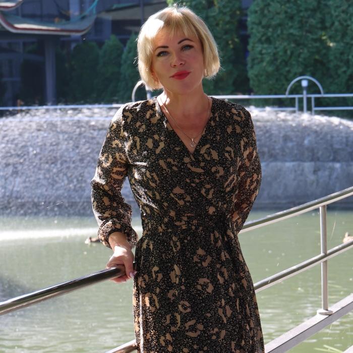 Single pen pal Elena, 51 yrs.old from Khmelnytskyi, Ukraine