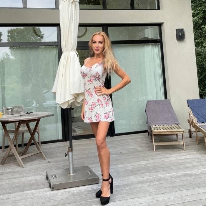 Beautiful wife Lesya, 35 yrs.old from Puteaux, France