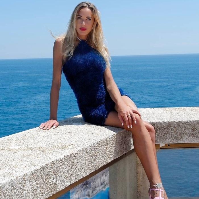 Pretty girlfriend Lesya, 35 yrs.old from Puteaux, France