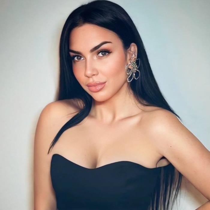 Sexy miss Anna, 36 yrs.old from Kyiv, Ukraine