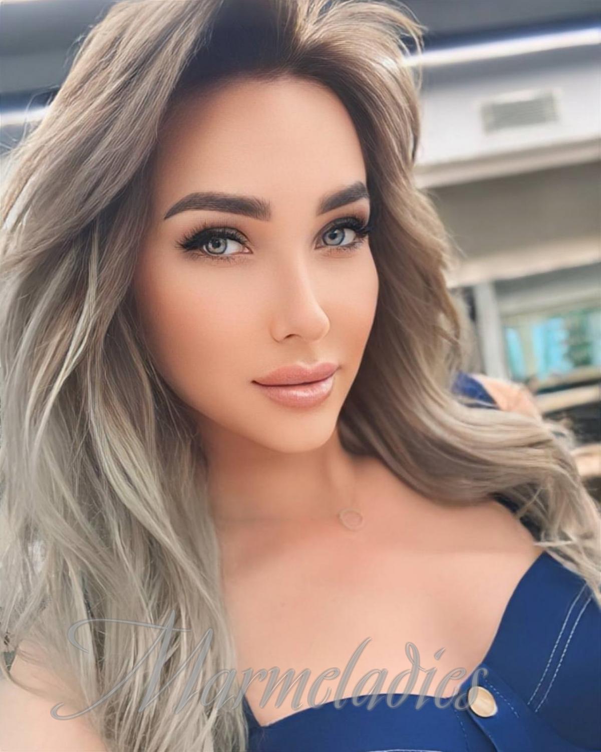 Charming wife Irina, 36 yrs.old from Milan, Italy