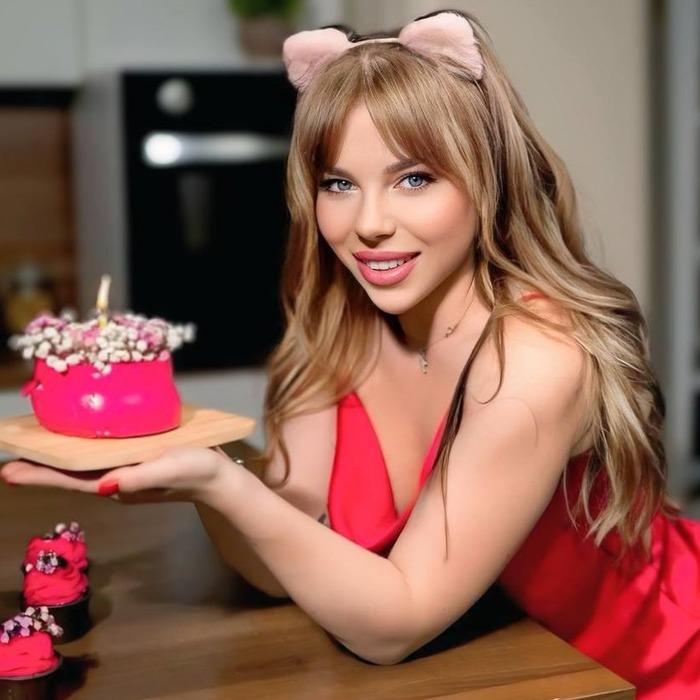 Charming bride Liana, 27 yrs.old from Rovno, Ukraine