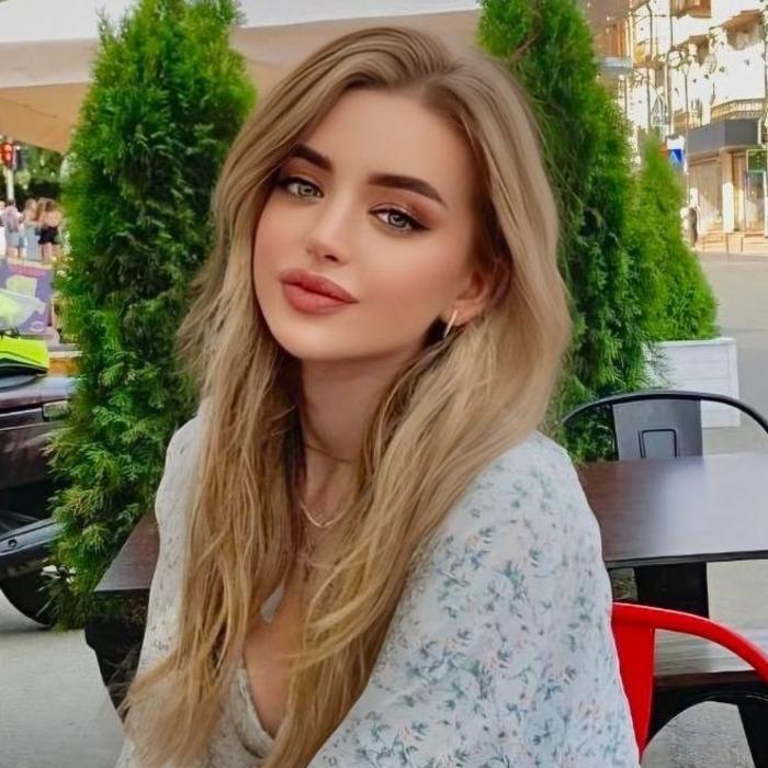 Amazing woman Yana, 23 yrs.old from Kyiv, Ukraine