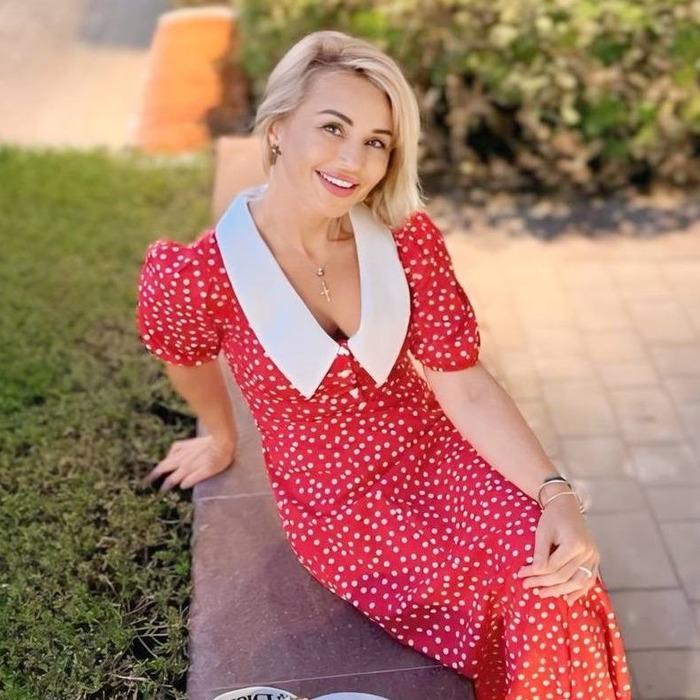 Gorgeous miss Elena, 52 yrs.old from Dubai, United Arab Emirates Gorgeous miss Elena, 52 yrs.old from Dubai, United Arab Emirates