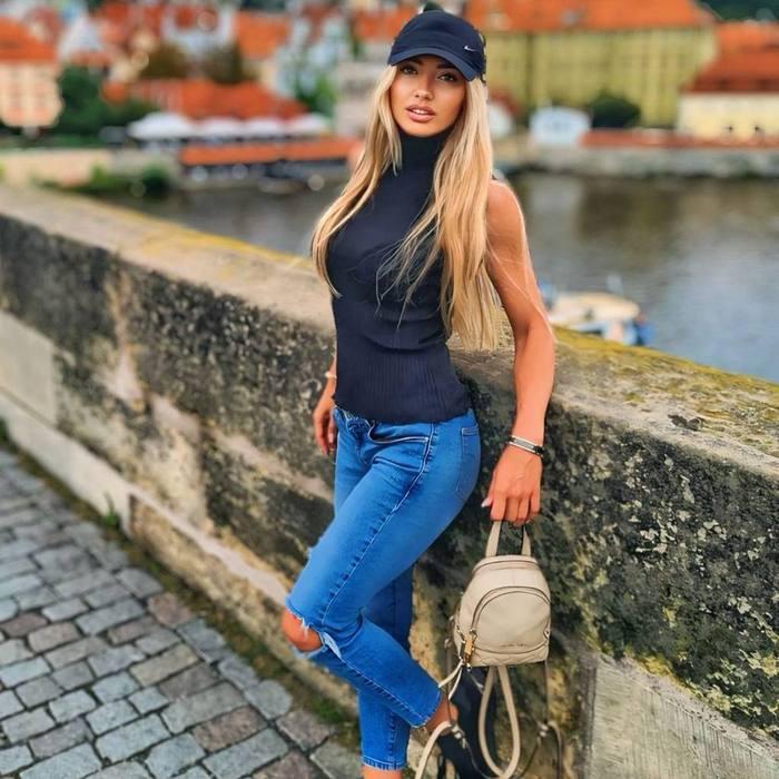 Gorgeous girlfriend Irina, 46 yrs.old from Prague, Czech Republic