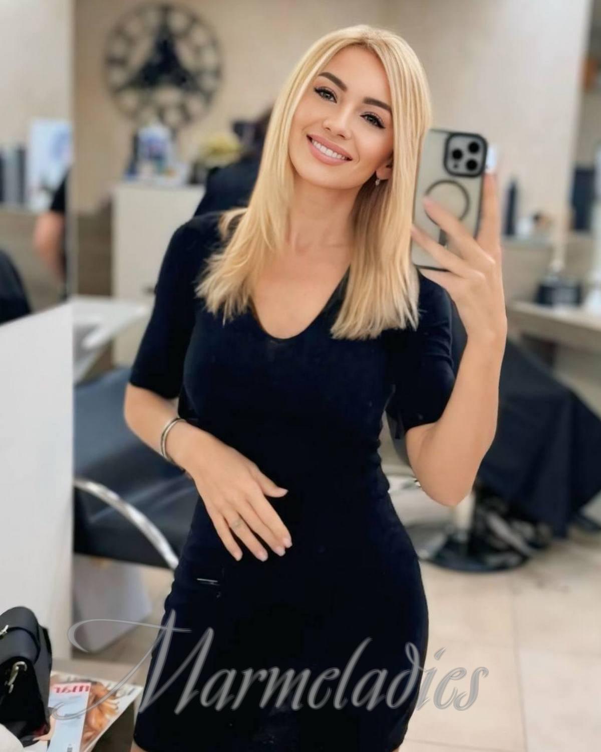 Sexy girlfriend Irina, 45 yrs.old from Prague, Czech Republic