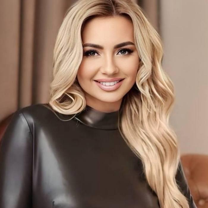 Charming miss Irina, 46 yrs.old from Prague, Czech Republic