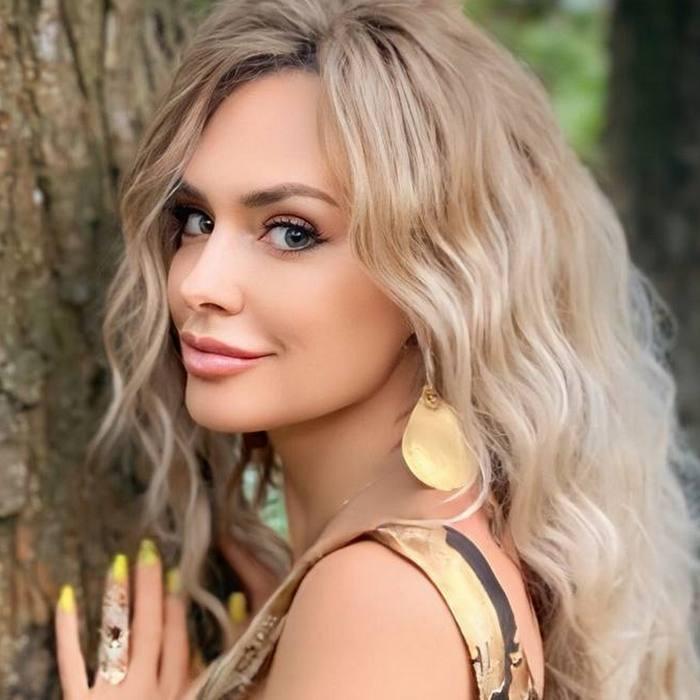 Pretty girlfriend Victoria, 53 yrs.old from Berlin, Germany