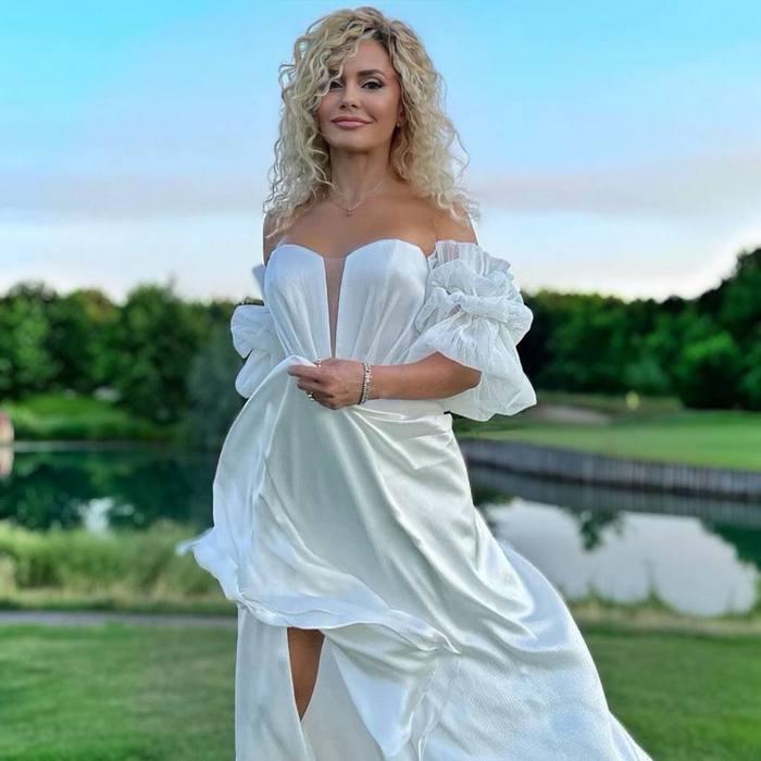 Beautiful wife Victoria, 53 yrs.old from Berlin, Germany