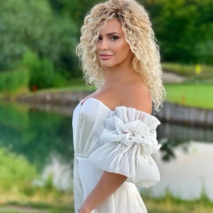 Amazing wife Victoria, 53 yrs.old from Berlin, Germany