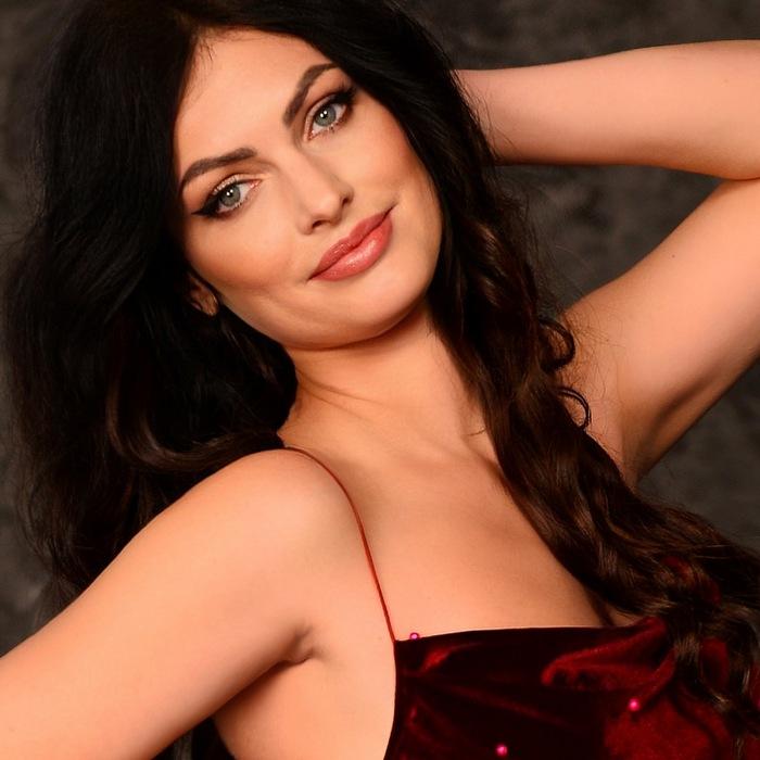Gorgeous bride Hanna, 37 yrs.old from Kiev, Ukraine