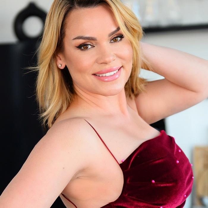 Hot bride Nadezhda, 46 yrs.old from Kiev, Ukraine Hot bride Nadezhda, 46 yrs.old from Kiev, Ukraine