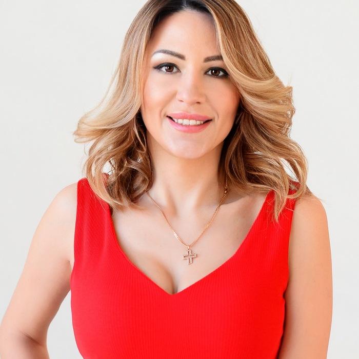 Amazing bride Oksana, 35 yrs.old from Kiev, Ukraine