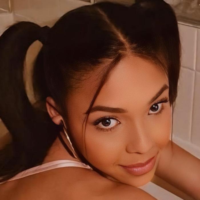 Hot bride Emilie, 23 yrs.old from Calgary, Canada