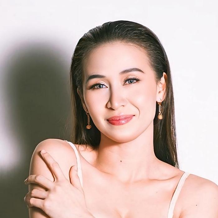 Charming miss Althea, 35 yrs.old from Mandaluyong, Philippines