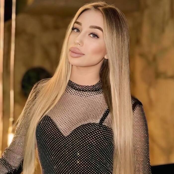 Beautiful girlfriend Christina, 19 yrs.old from Chicago, United States