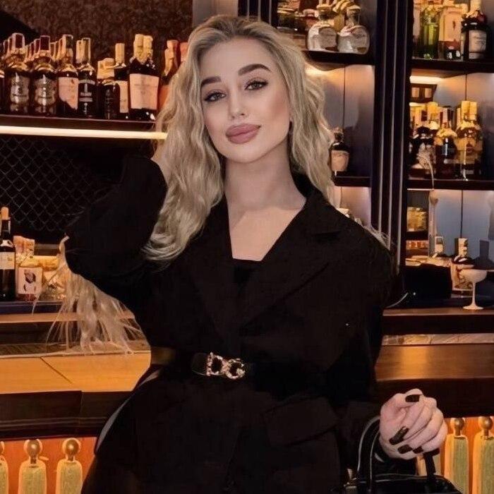 Nice girlfriend Christina, 19 yrs.old from Chicago, United States