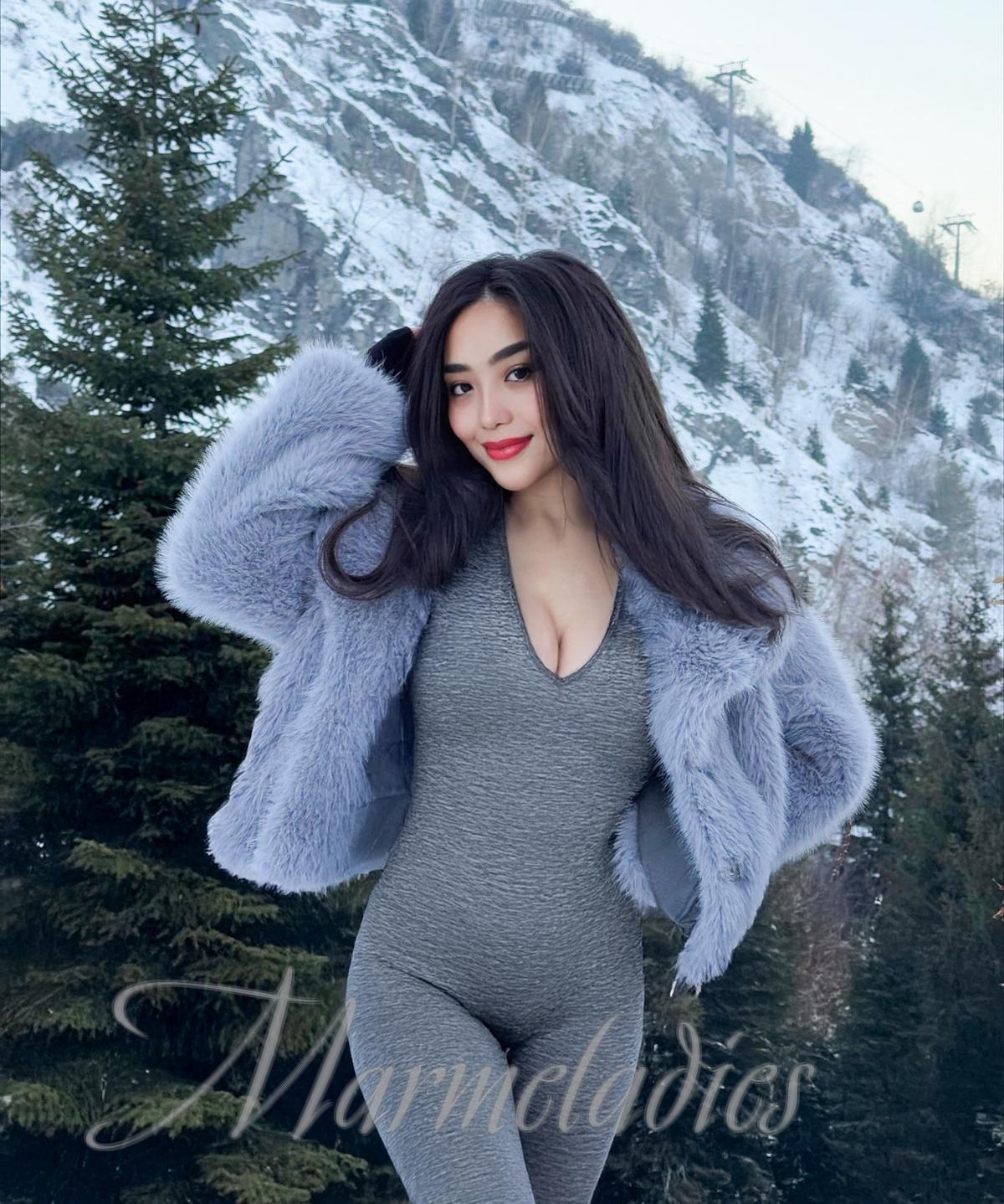 Sexy wife Madina, 31 yrs.old from Almaty, Kazakhstan