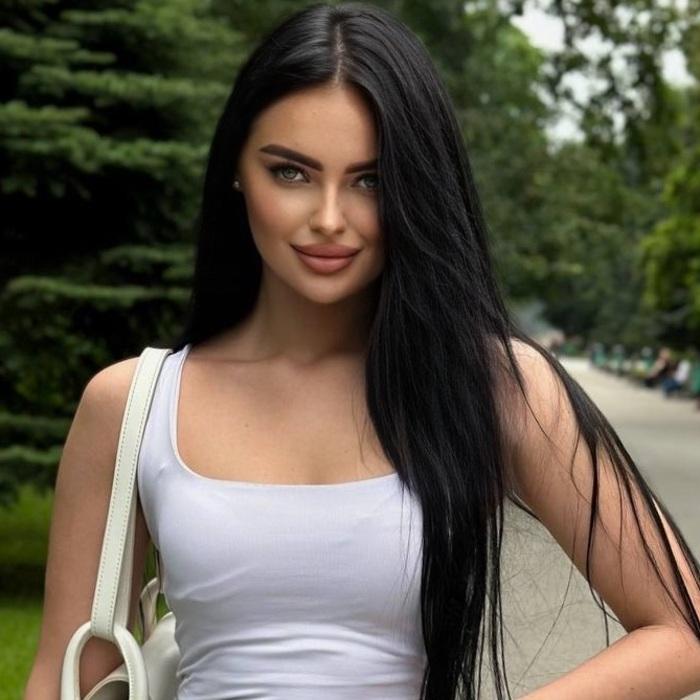 Sexy wife Olena, 23 yrs.old from Kharkiv, Ukraine
