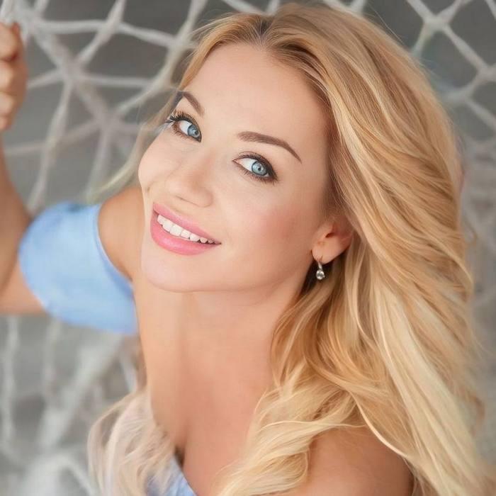 Beautiful miss Oksana, 44 yrs.old from Kyiv, Ukraine
