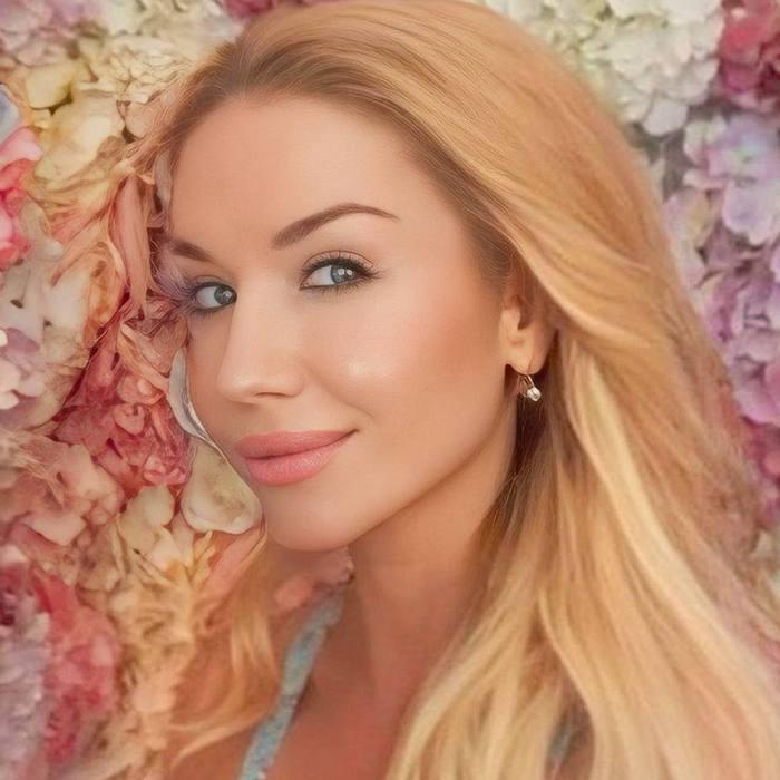 Sexy miss Oksana, 44 yrs.old from Kyiv, Ukraine