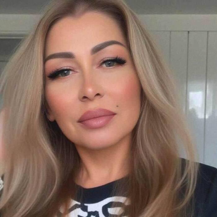 Sexy wife Hanna, 47 yrs.old from Kyiv, Ukraine